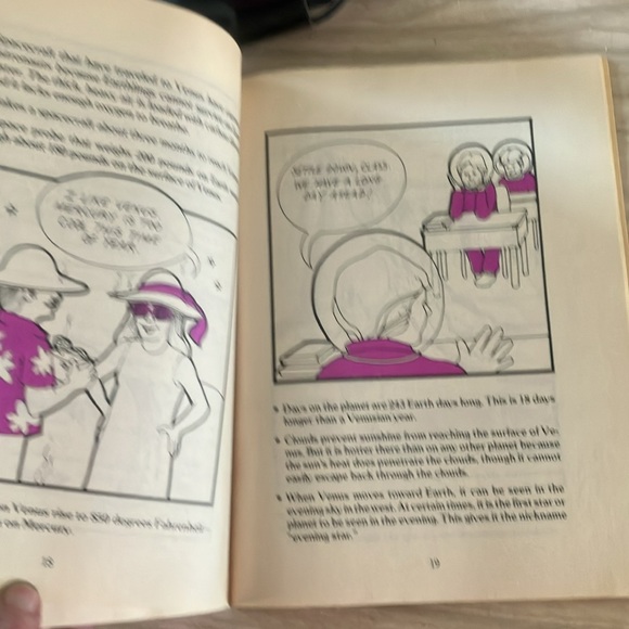 Fun facts about the solar system paperback book, vintage - Picture 7 of 10